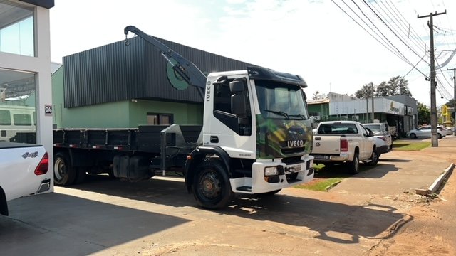 Caminhão Iveco 240E25 20/11 - Profeta Caminhões e Máquinas